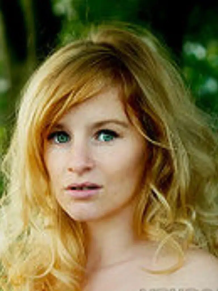 Devote Schlampe Biography: Wiki, Age, Career, Height, Weight, Husband, Net Worth & More